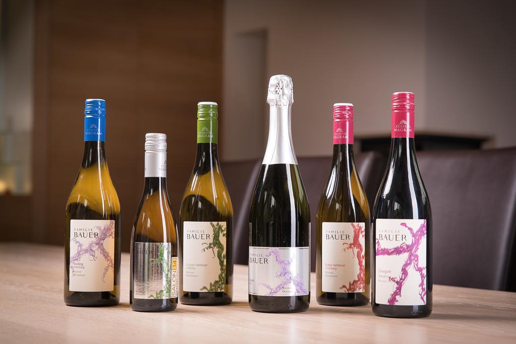 Hotel Weingut Familie Bauer Grossriedenthal Exterior foto